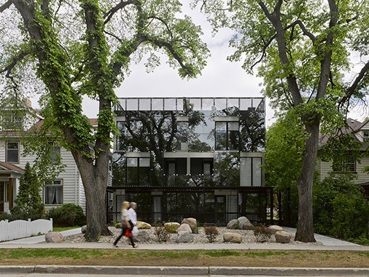 De colegio mayor a viviendas