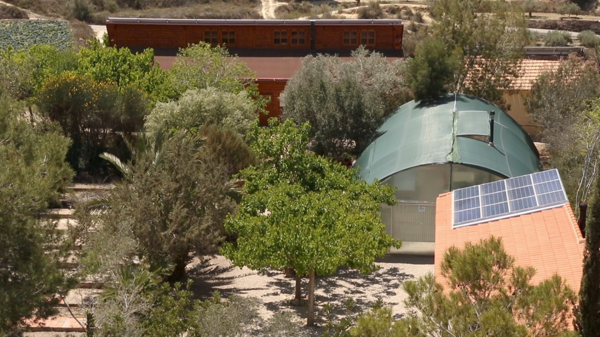 Casas que generan su propia energía: así se pueden desconectar de la red eléctrica