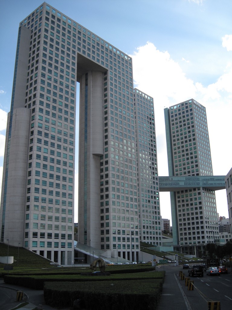 El ABC de la arquitectura: edificios con forma de letras