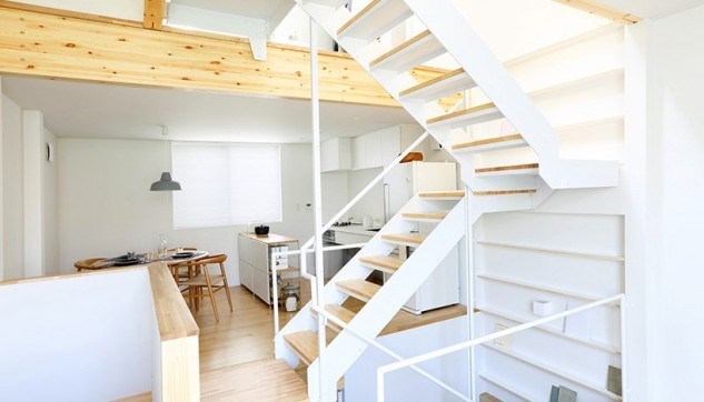 Té finestres al sostre / Muji