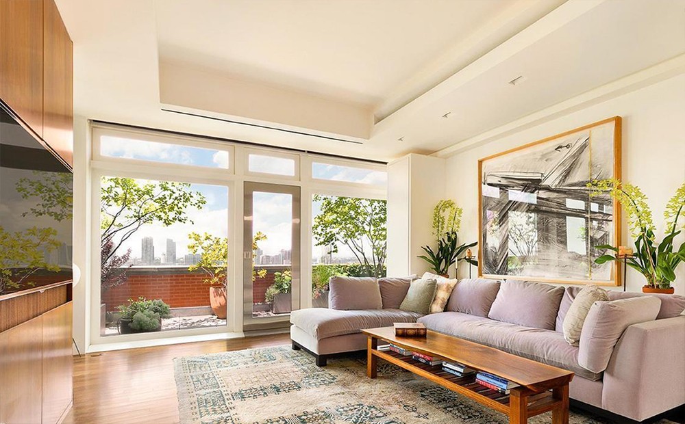 Destacan las dimensiones de la tele