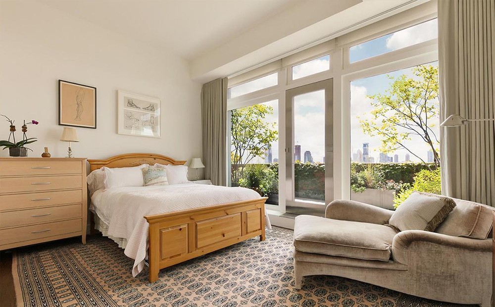 Sencilla y con amplias ventanas