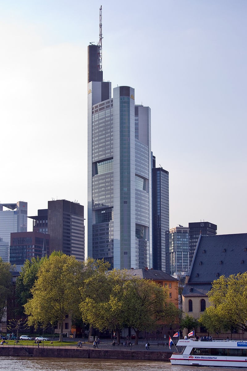 800px-frankfurt_am_main-commerzbank_tower-ansicht_vom_eisernen_steg