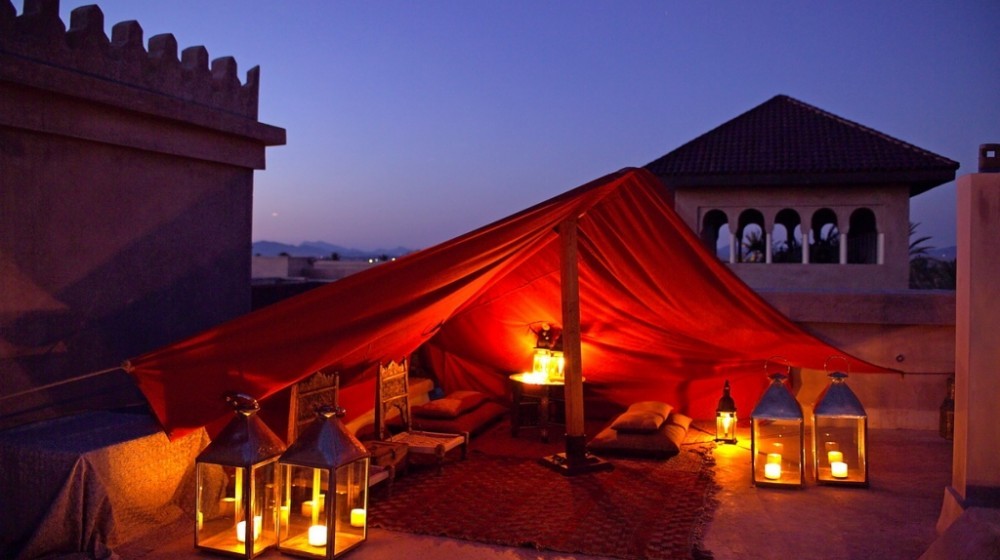 El espectacular hotel de lujo que se parece a la Alhambra de Granada
