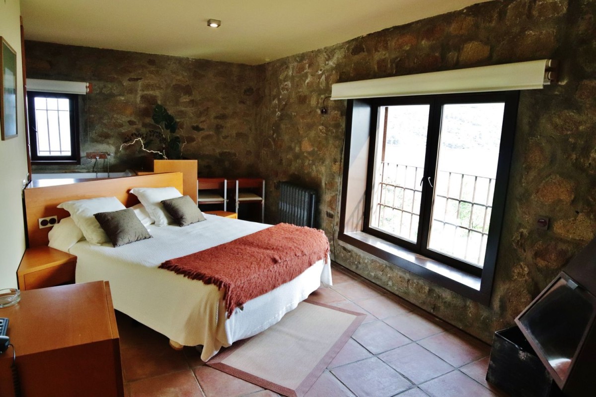 Each luxury bedroom has its own en-suite bathroom