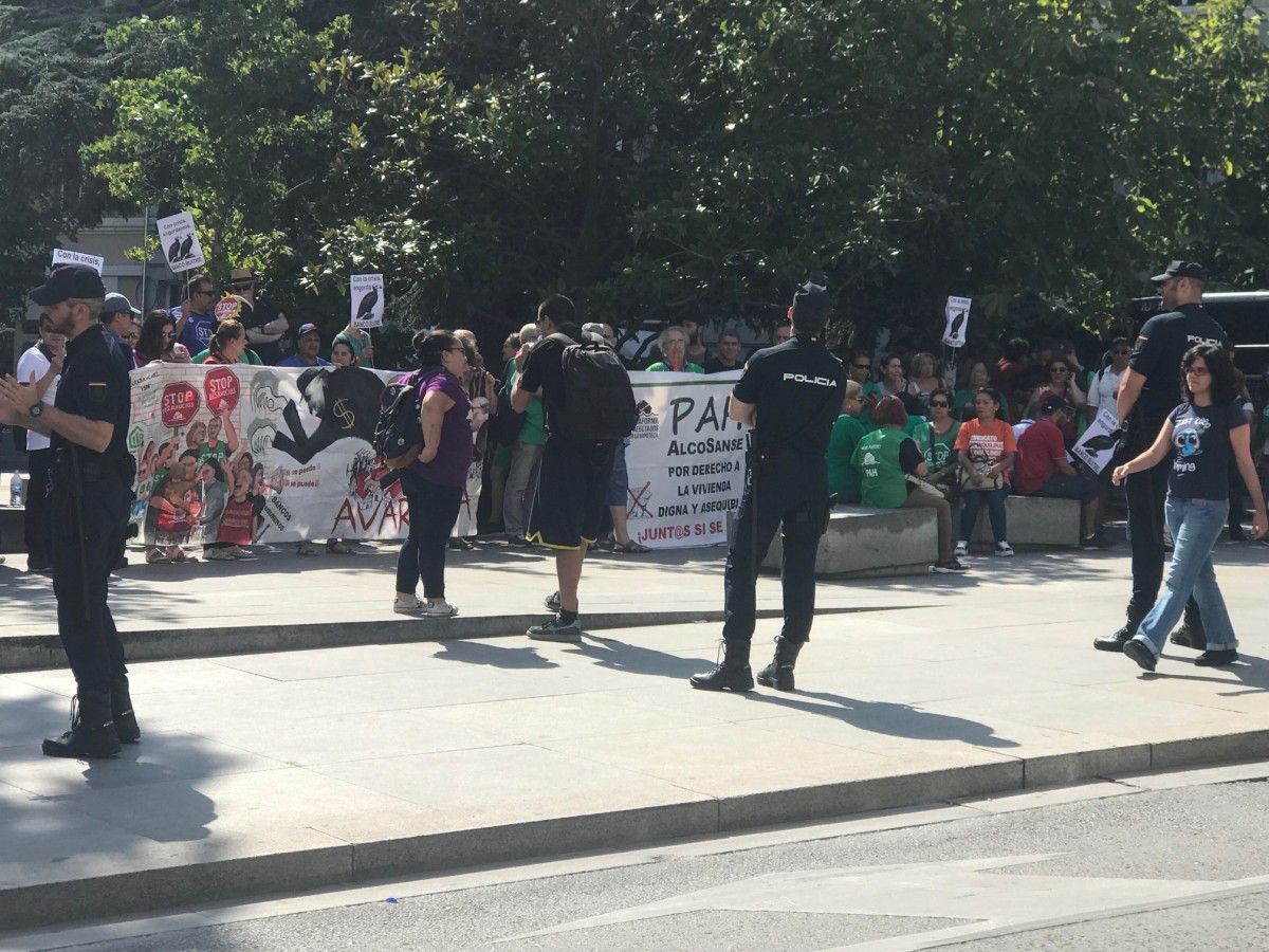 El Congreso admite a trámite la ley de la PAH que propone limitar el alquiler y la dación en pago