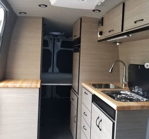 7 ejemplos de cómo convertir tu furgoneta en una casa por menos de 35.000 euros