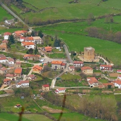 el_pueblo_junto_al_castillo