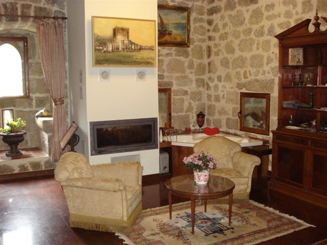 Adéntrate en los dominios de este castillo del siglo XIV en venta por 2,75 millones