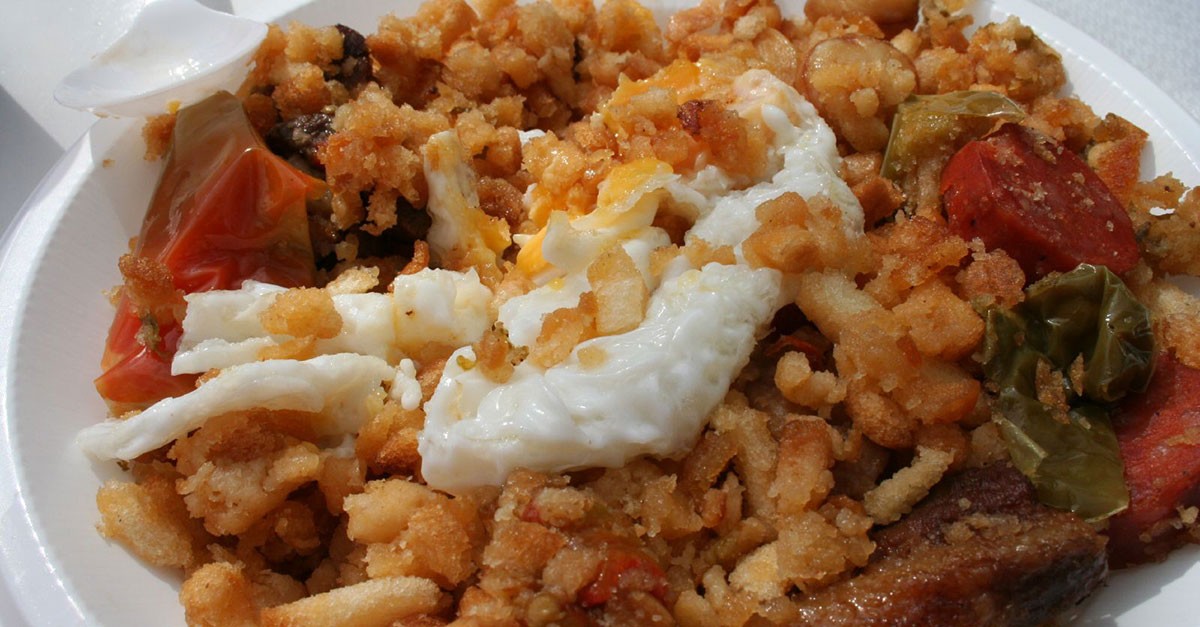 Migas, tillagat med bröd som blivit över Migas, tillagat med bröd som blivit över / Wikipedia