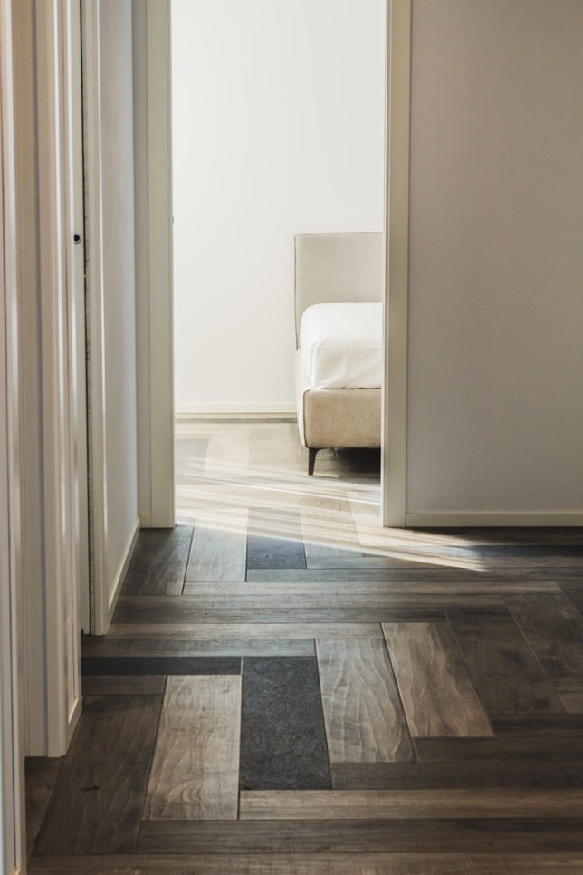 Baldosas con texturas y colores brillantes: cómo diseñar una casa para personas ciegas