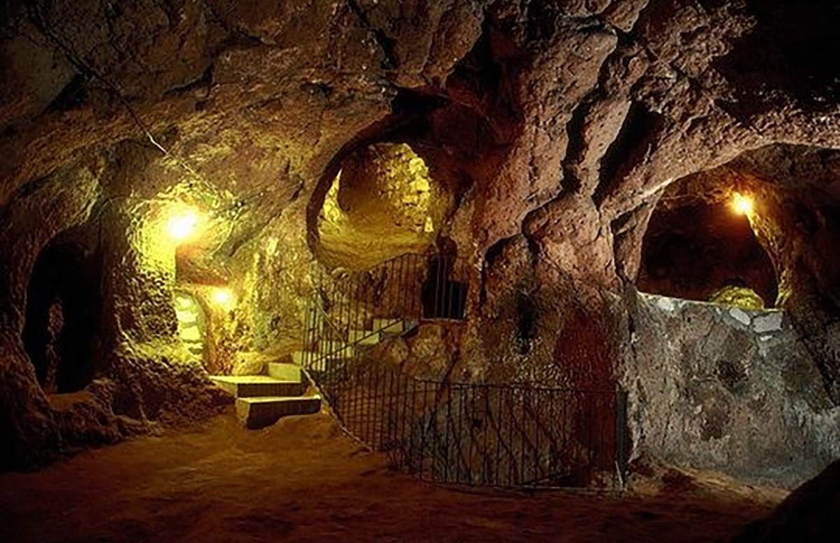 Derinkuyu, la ciudad subterránea de hasta 85 metros construida 1.400 años antes de Cristo