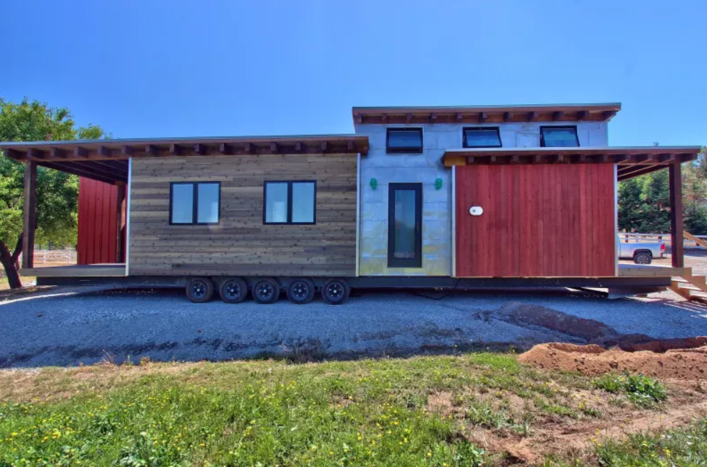 flat_roof_caboose_by_wheelhaus
