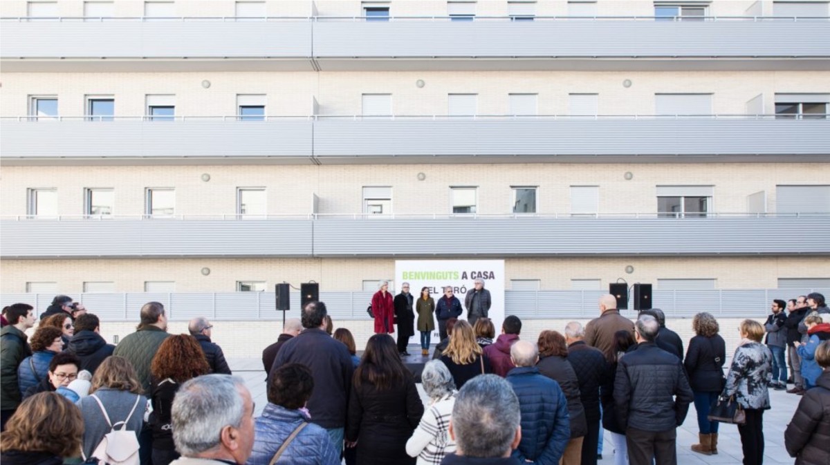 El Ayuntamiento de Barcelona entrega 100 viviendas de VPO en el distrito de Nou Barris