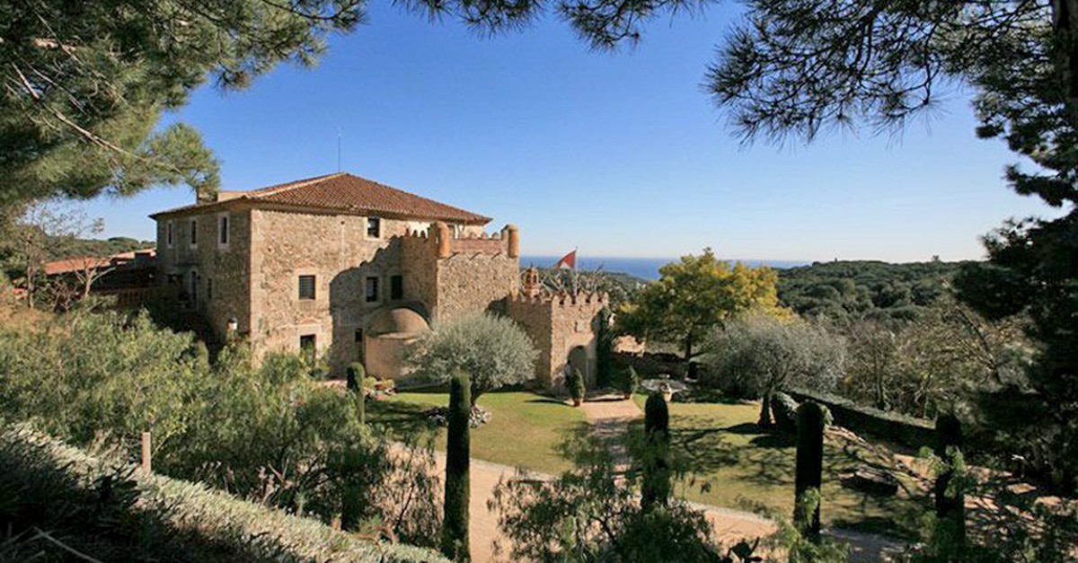 Castillo en Montalnou (Barcelona) Las 10 casas de lujo más visitadas en 2018 (y aún a la venta)
