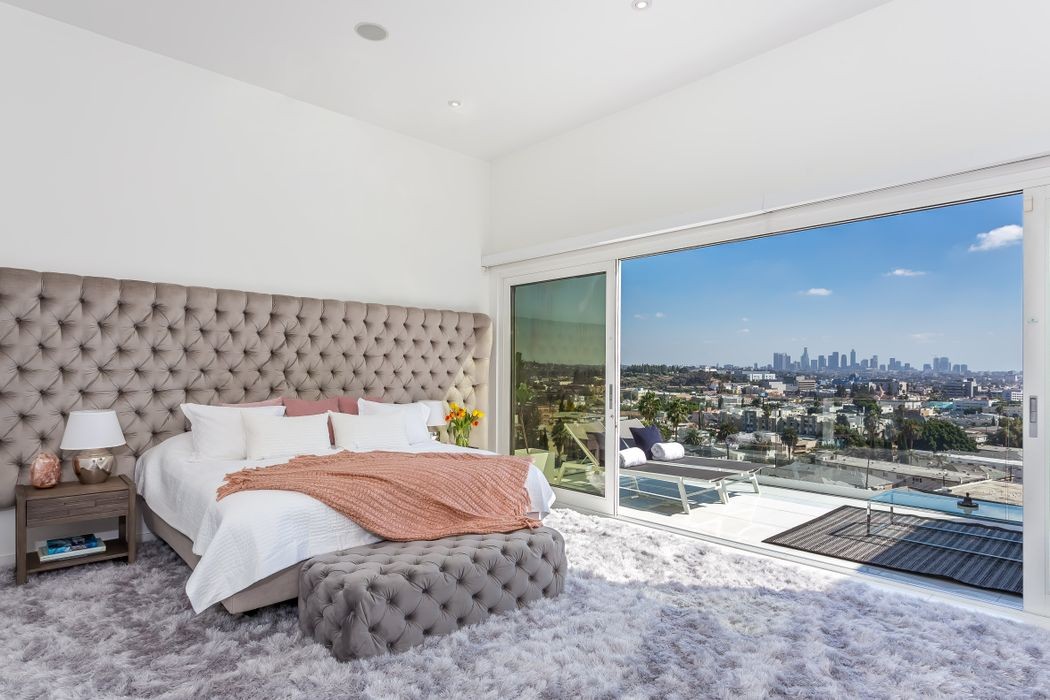 2e8a7a8b-a9bb-367a-e20e-6932e243c7e8_1050x700