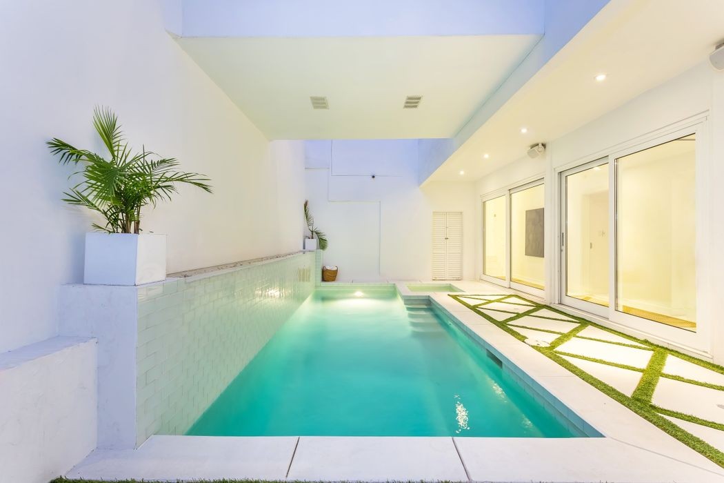 a96b8ee2-21f4-4daf-5469-31096f67d791_1050x700