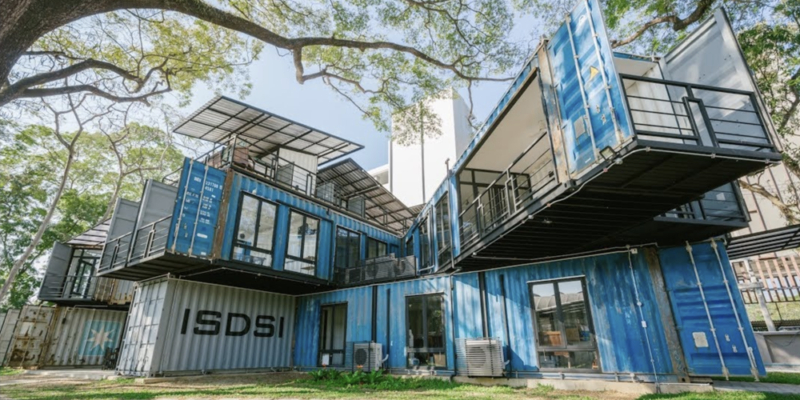 Pros y contras de usar contenedores reciclados como solución a la crisis global de la vivienda