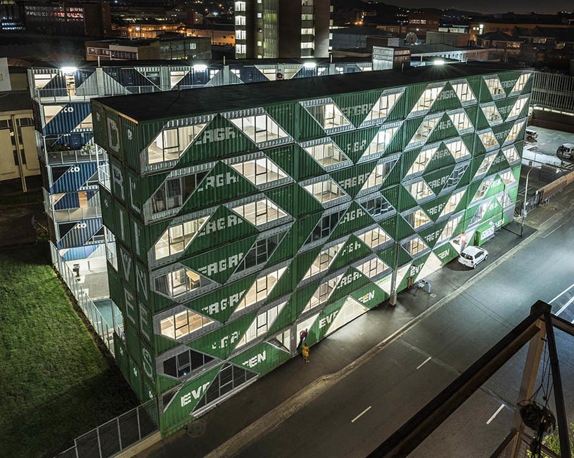 Pros y contras de usar contenedores reciclados como solución a la crisis global de la vivienda