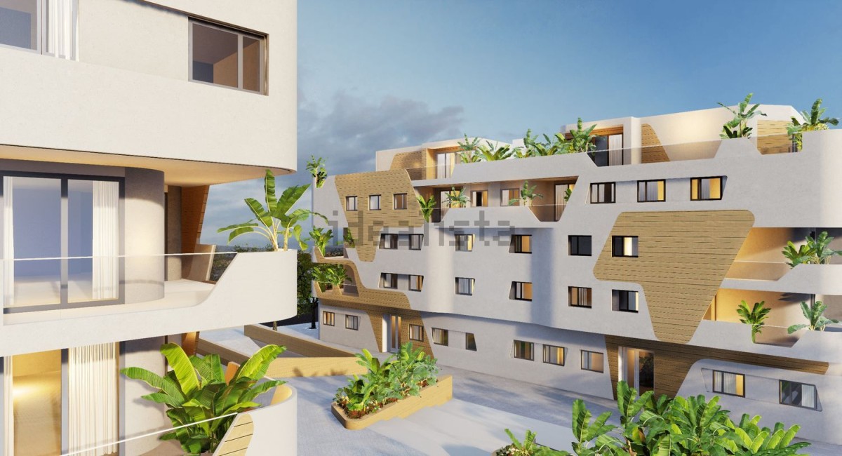 Trinitario Casanova se pone el casco de promotor: levantará 50 viviendas asequibles en Murcia