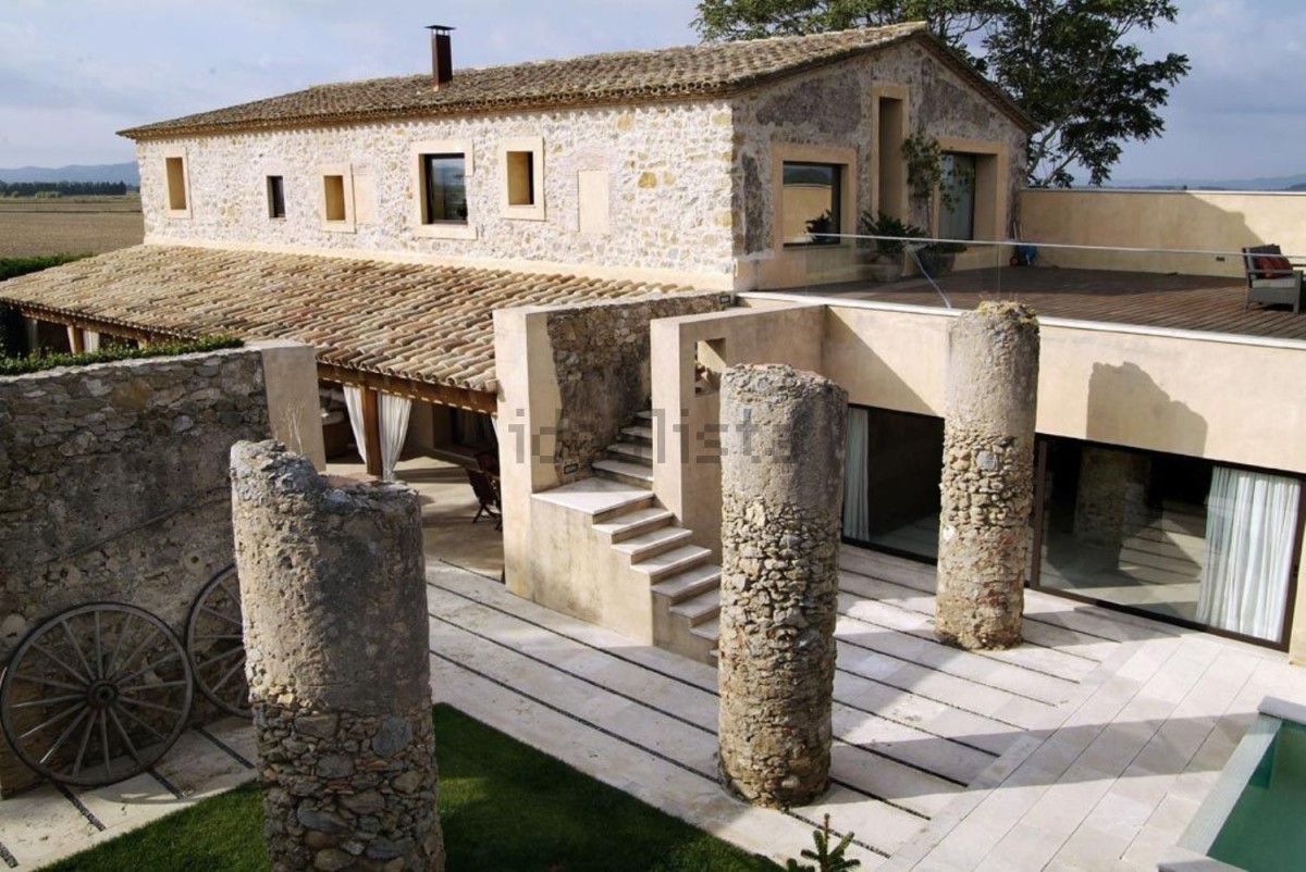 Una majestuosa masía en Gerona que parece sacada de otro tiempo