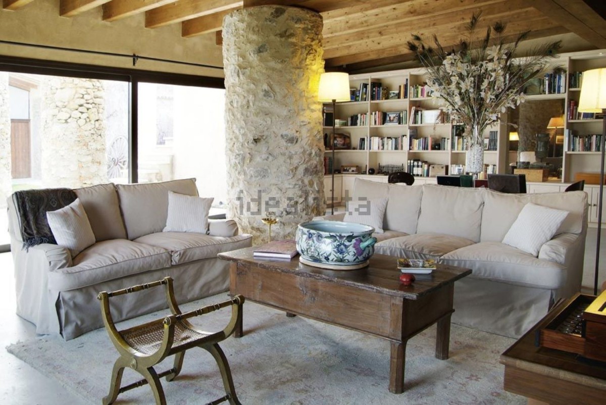 Una majestuosa masía en Gerona que parece sacada de otro tiempo