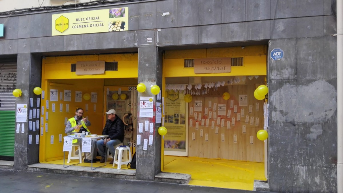Ada Colau amenaza a Haibu 4.0 con una multa de un millón de euros si no desvela donde están sus ‘colmenas’