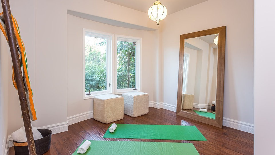 medium_10940-terryview-drive-high-resolution-58