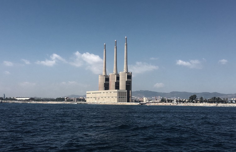 Metrovacesa y Endesa levantarán 1.700 viviendas en las Tres Chimeneas de Barcelona