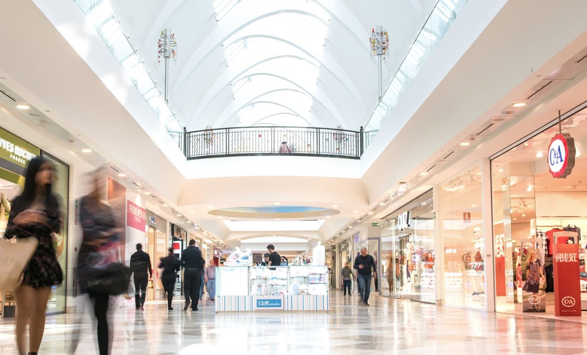 Intu desinvierte en España: estudia vender sus centros comerciales en el país