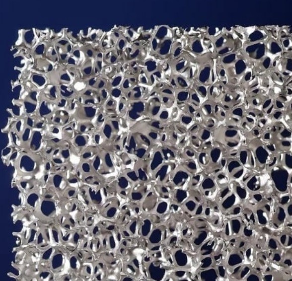 Tuberías, sal, patatas y otros materiales surrealistas que se están usando para construir y decorar las casas