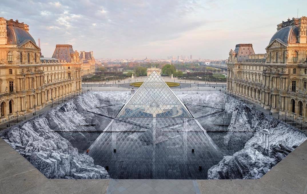 Una increíble ilusión óptica para celebrar el 30 aniversario de la pirámide del Louvre