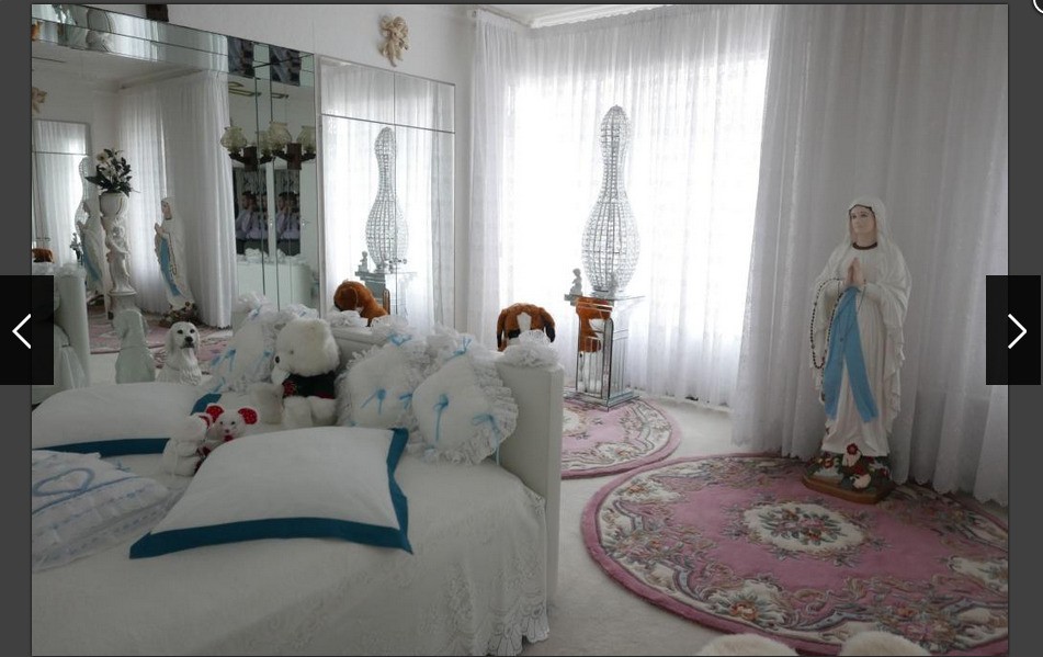 en_este_cuarto_hay_una_virgen