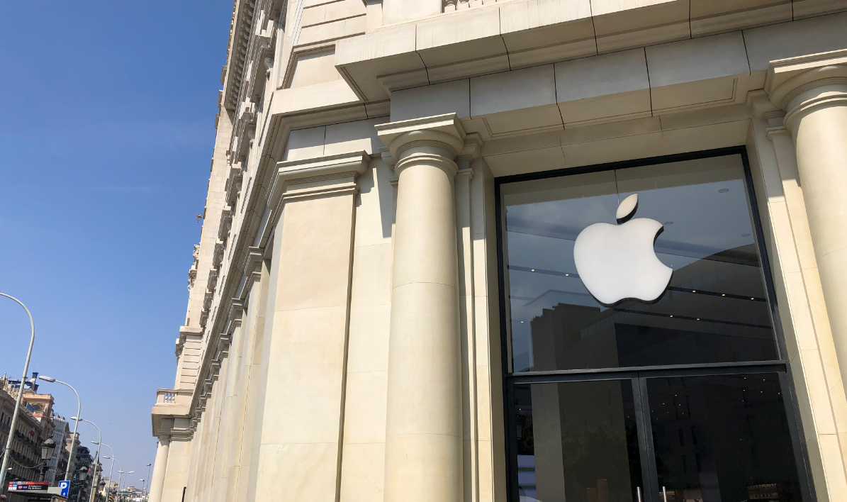 Árboles, ‘macropantallas’ y redistribución: Apple reabre su ‘flagship’ de Paseo de Gracia