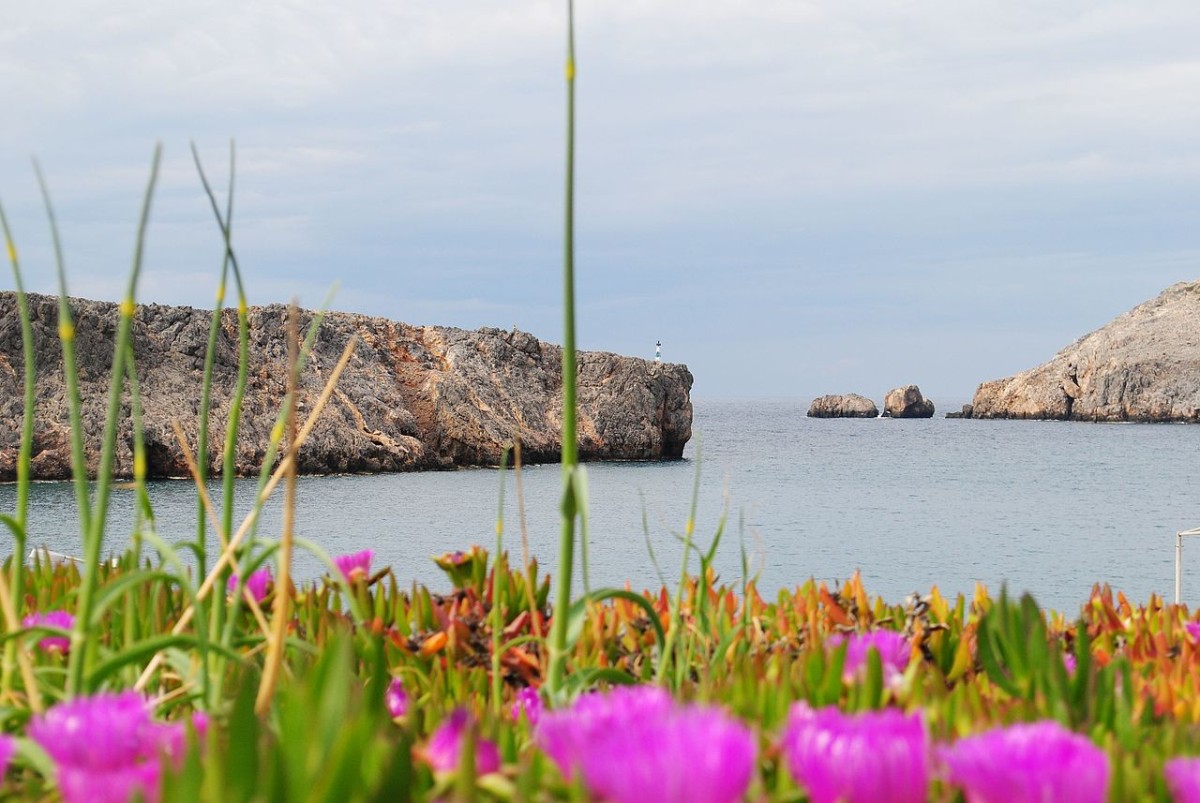 Un pueblo en una isla griega ofrece casa, tierras y 500 euros al mes para repoblarlo