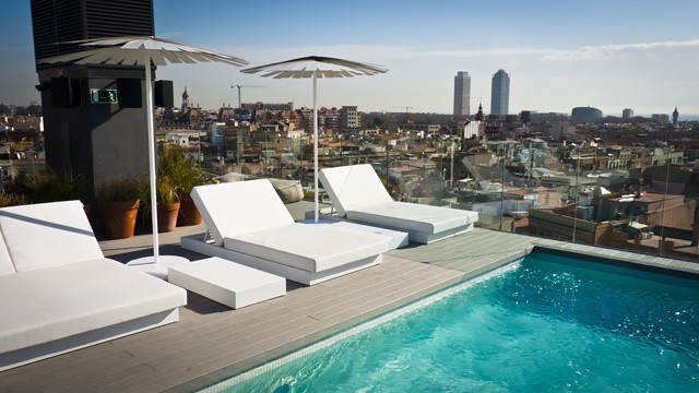 Vues de Barcelone depuis une terrasse sur toit / Ricardo Ramírez/Flickr