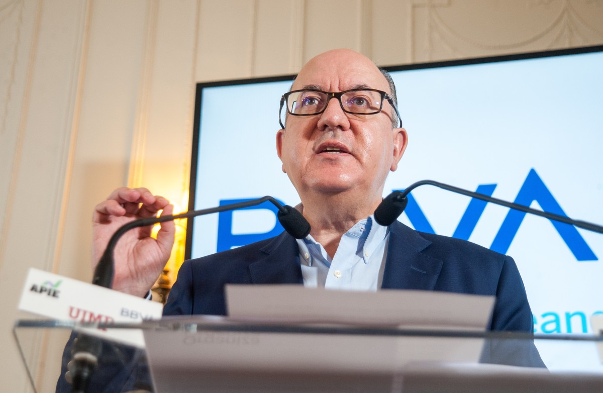 Roldán (AEB): "La banca no va a restringir el crédito porque no hay recalentamiento inmobiliario en España"