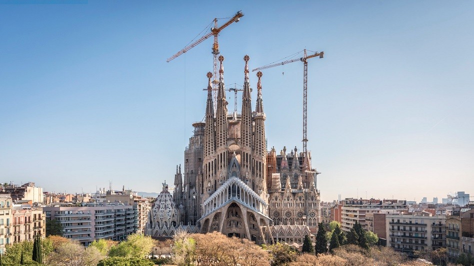 Barcelona concede la licencia de construcción a la Sagrada Familia tras 137 años