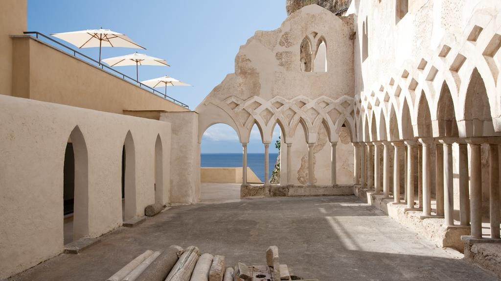 Un antiguo convento italiano reconvertido en un lujoso hotel con increíbles vistas al mar
