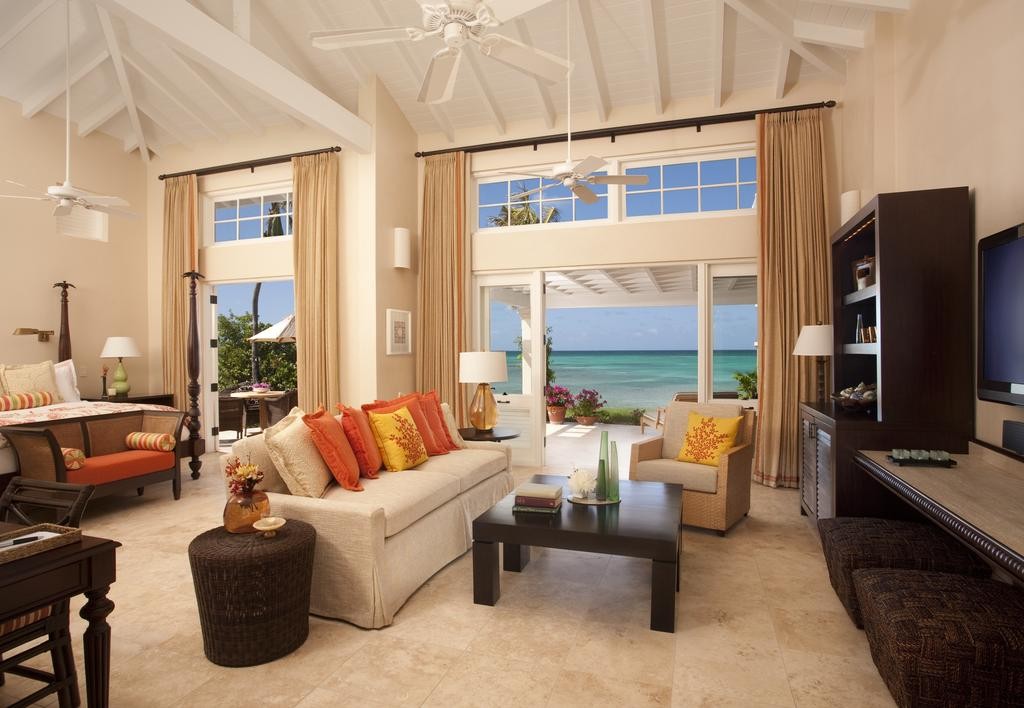 Con vistas y muebles de lujo