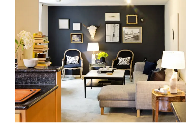 El negro, el contrapeso al resto de la decoración