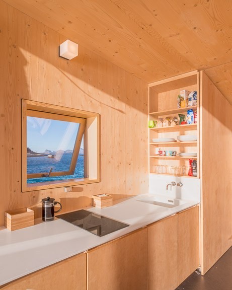 La madera clara y el blanco, protagonistas