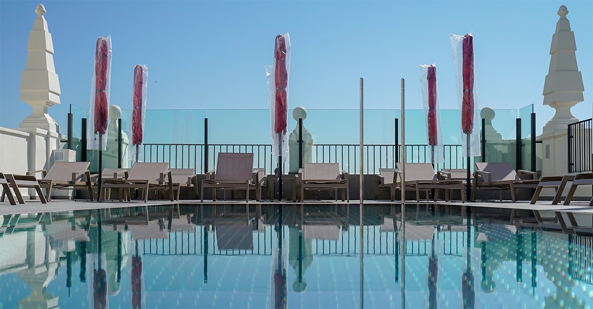 Riu Plaza España piscina