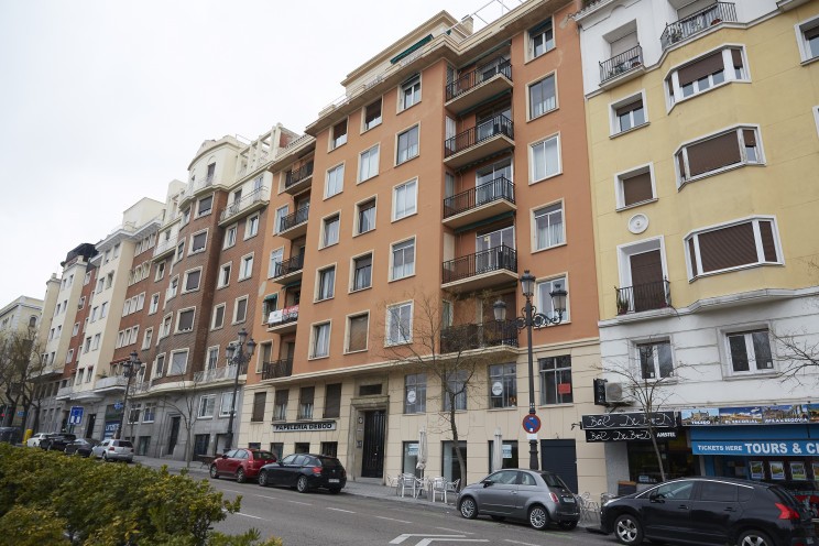 La justicia impedirá a Blackstone vender los 1.800 pisos que compró al Ayuntamiento de Madrid