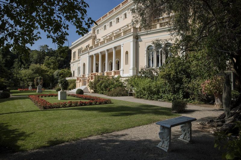 La mansión tiene un jardín botánico con 14 hectáreas