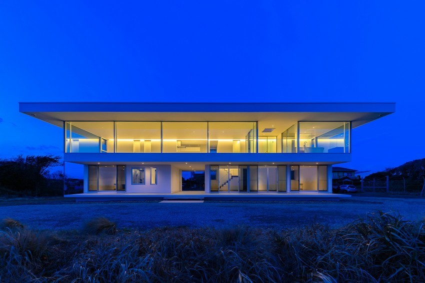 casa-horizonte-exterior-noche