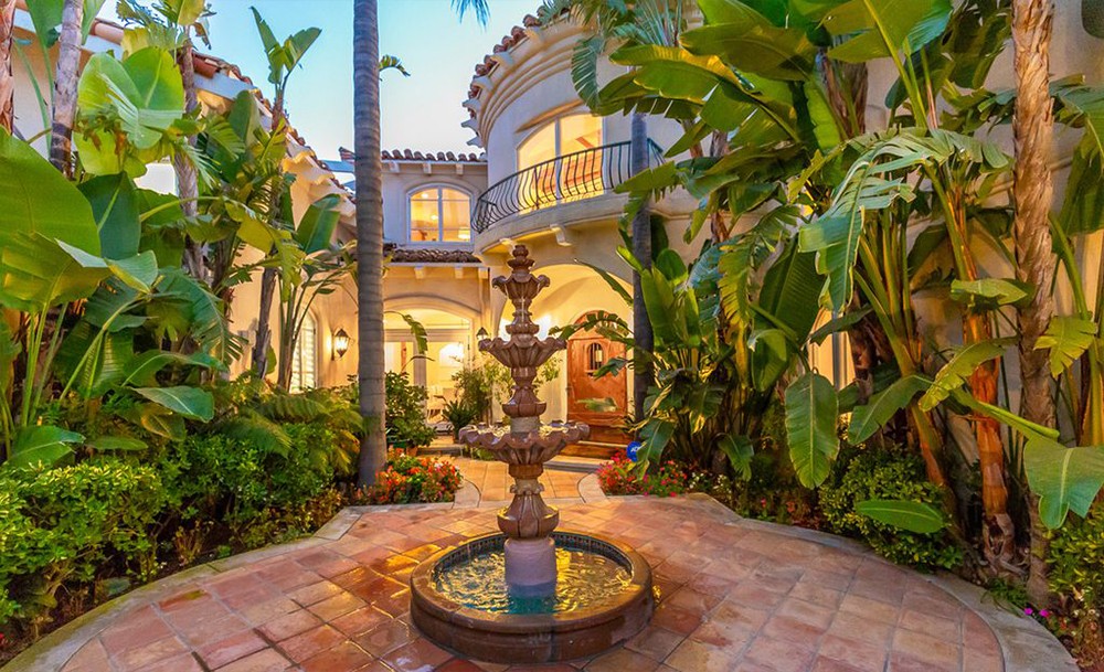 John Travolta se compra esta villa en California por 2,6 millones