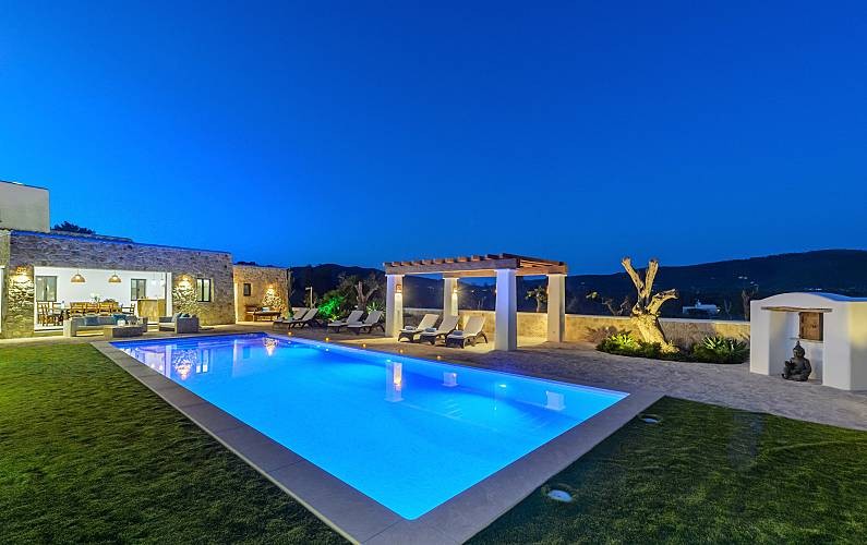 villa-ibiza-piscina