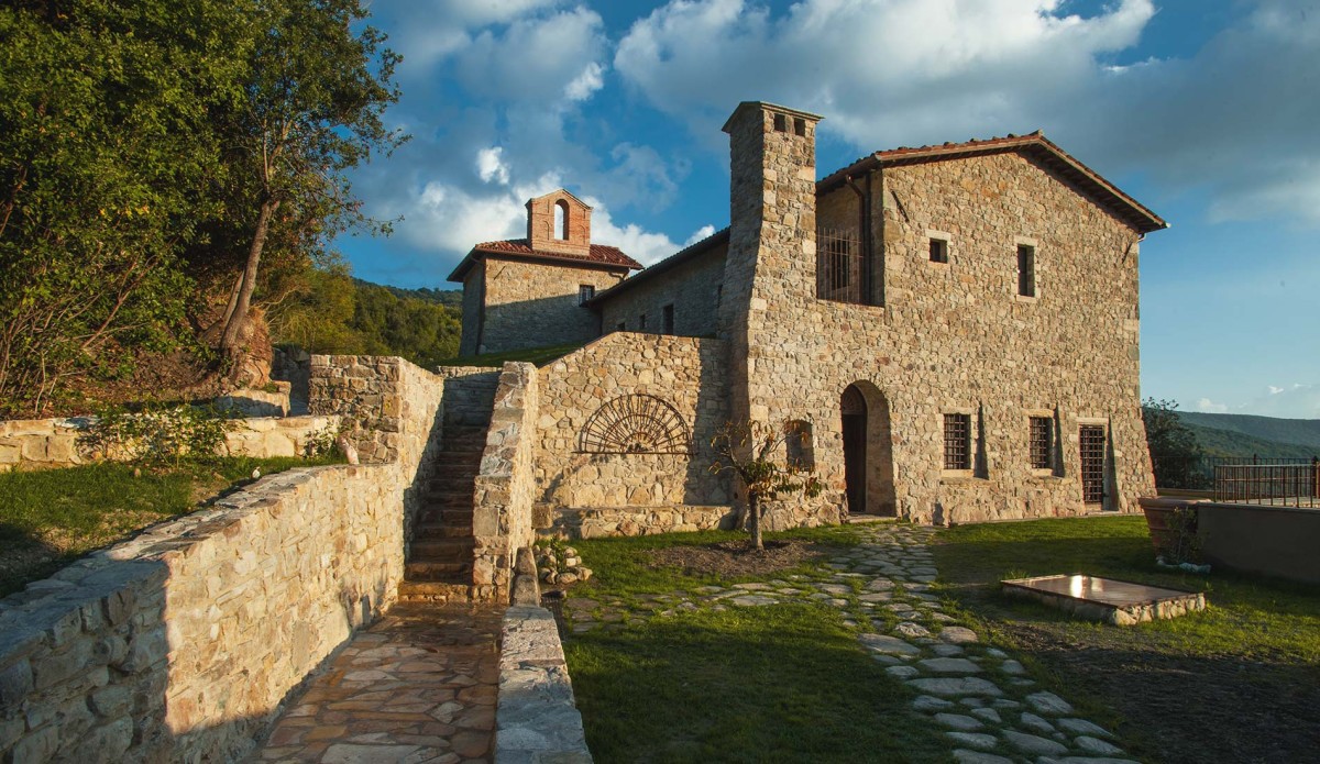 Un antiguo monasterio perdido en Italia para hacer un retiro espiritual... a todo lujo