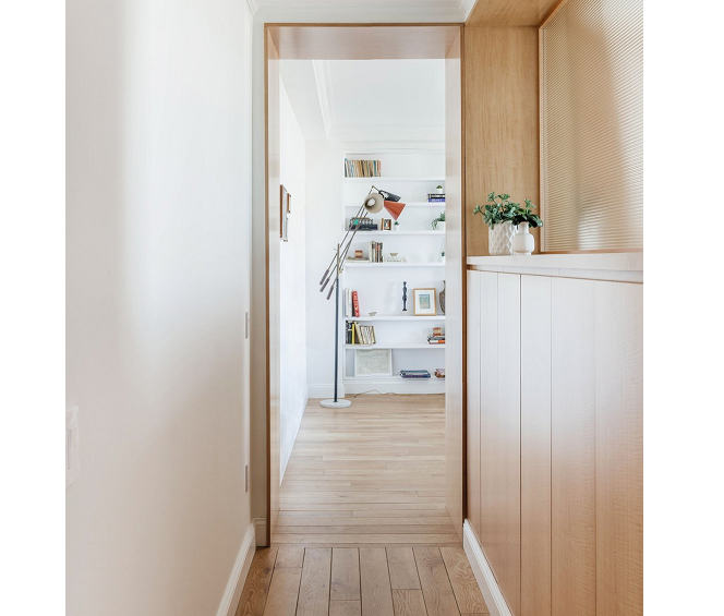 Con un patrón decorativo